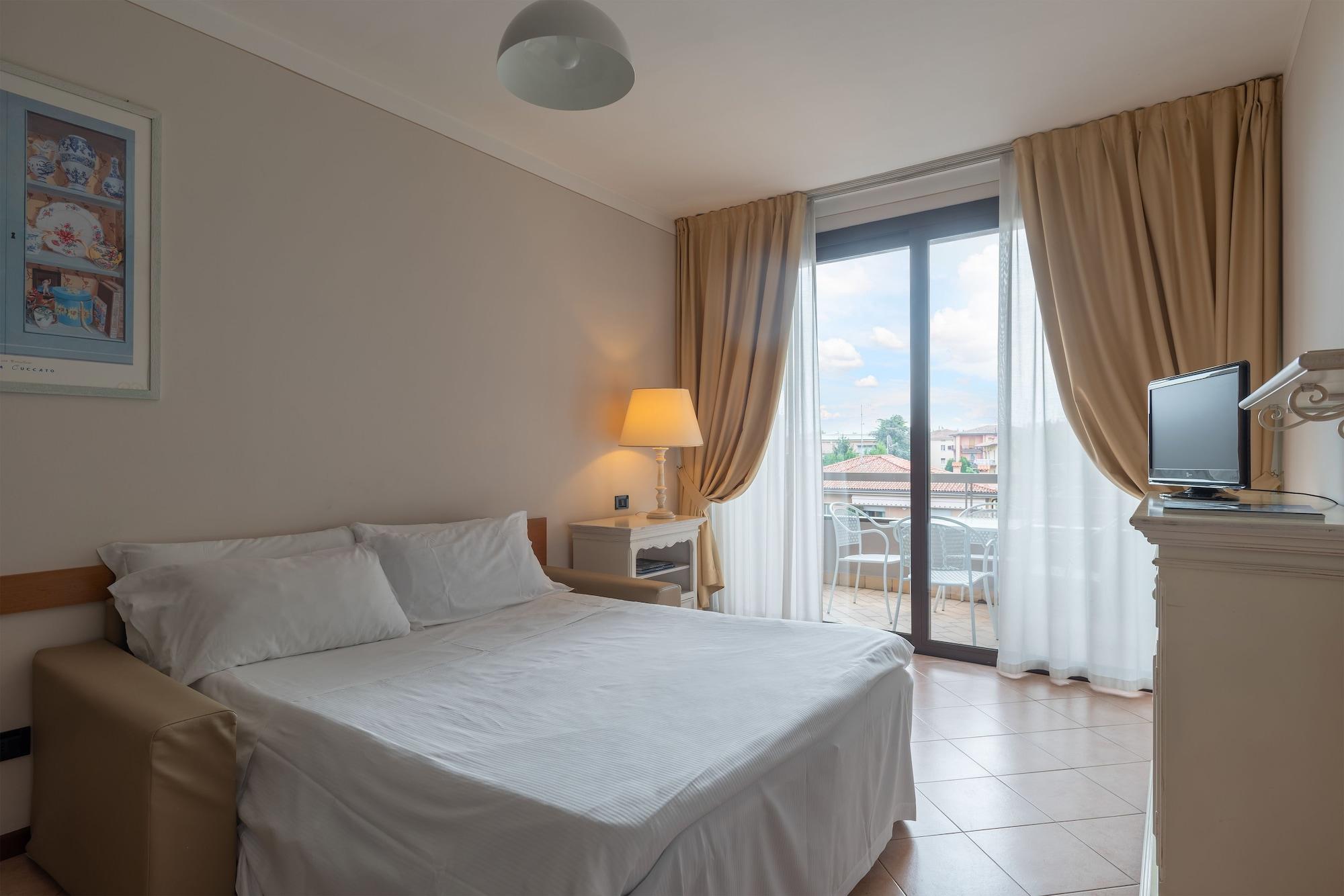 Il Sogno Apartments Дезенцано-дель-Гарда Экстерьер фото