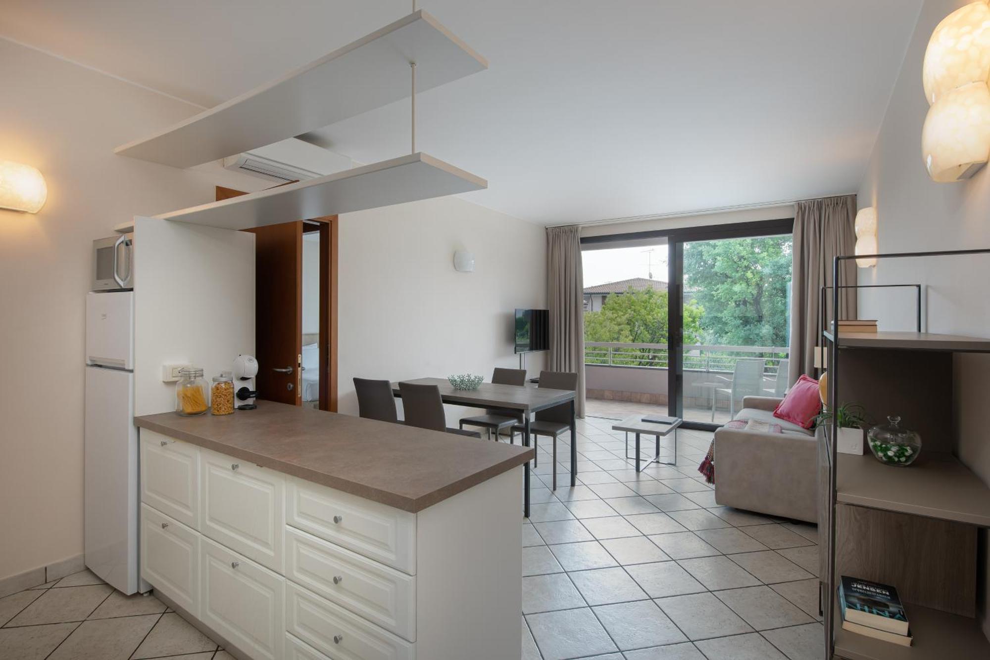 Il Sogno Apartments Дезенцано-дель-Гарда Экстерьер фото