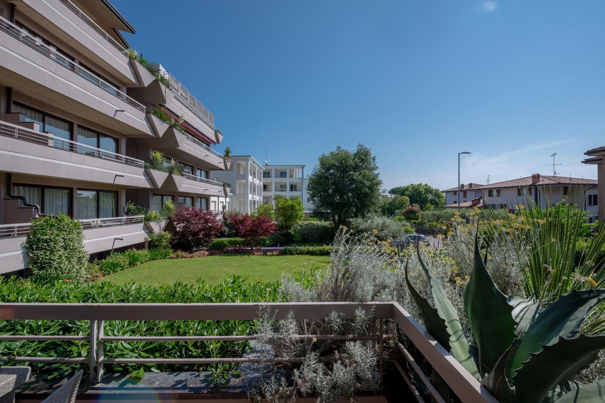 Il Sogno Apartments Дезенцано-дель-Гарда Экстерьер фото