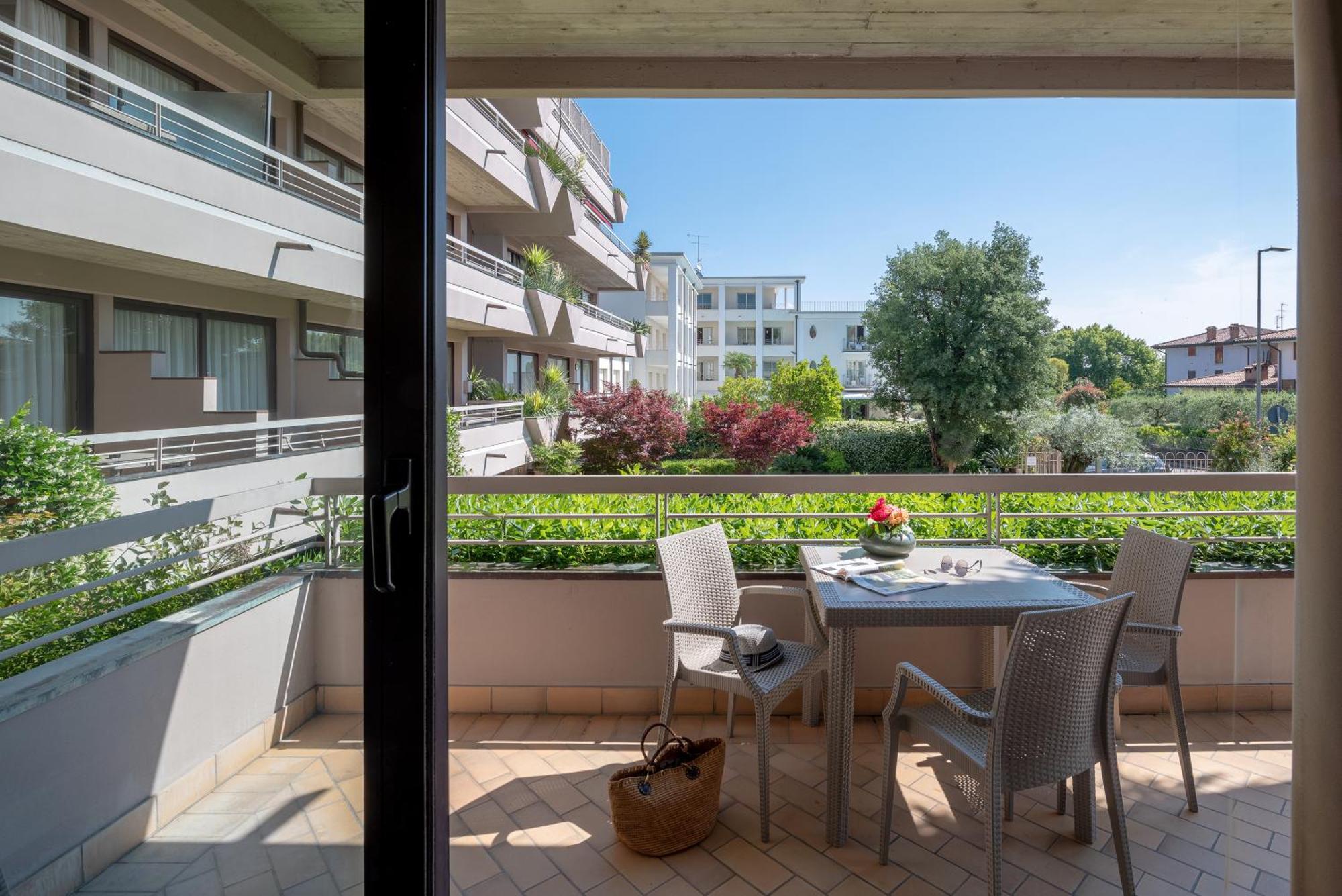 Il Sogno Apartments Дезенцано-дель-Гарда Экстерьер фото