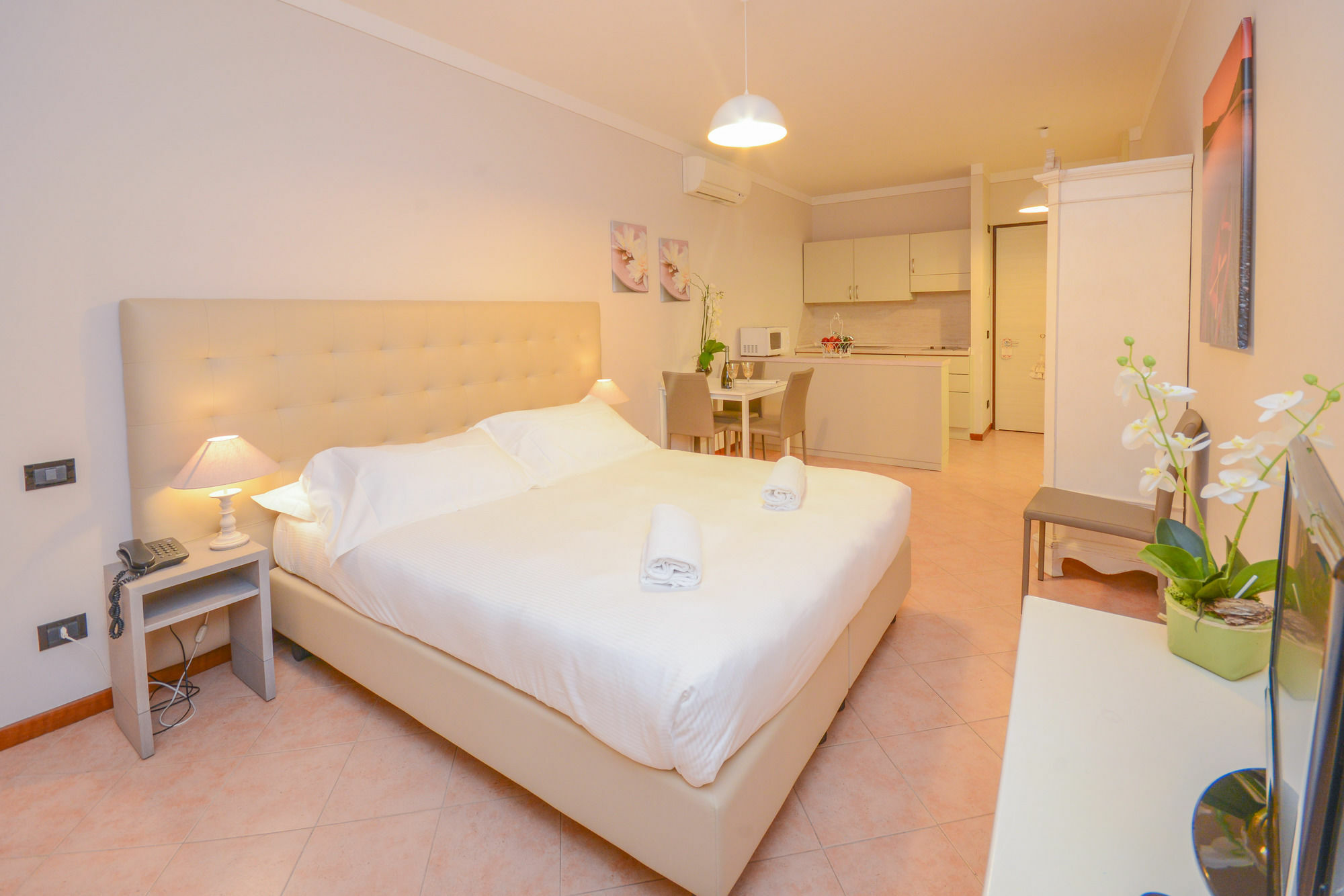 Il Sogno Apartments Дезенцано-дель-Гарда Экстерьер фото