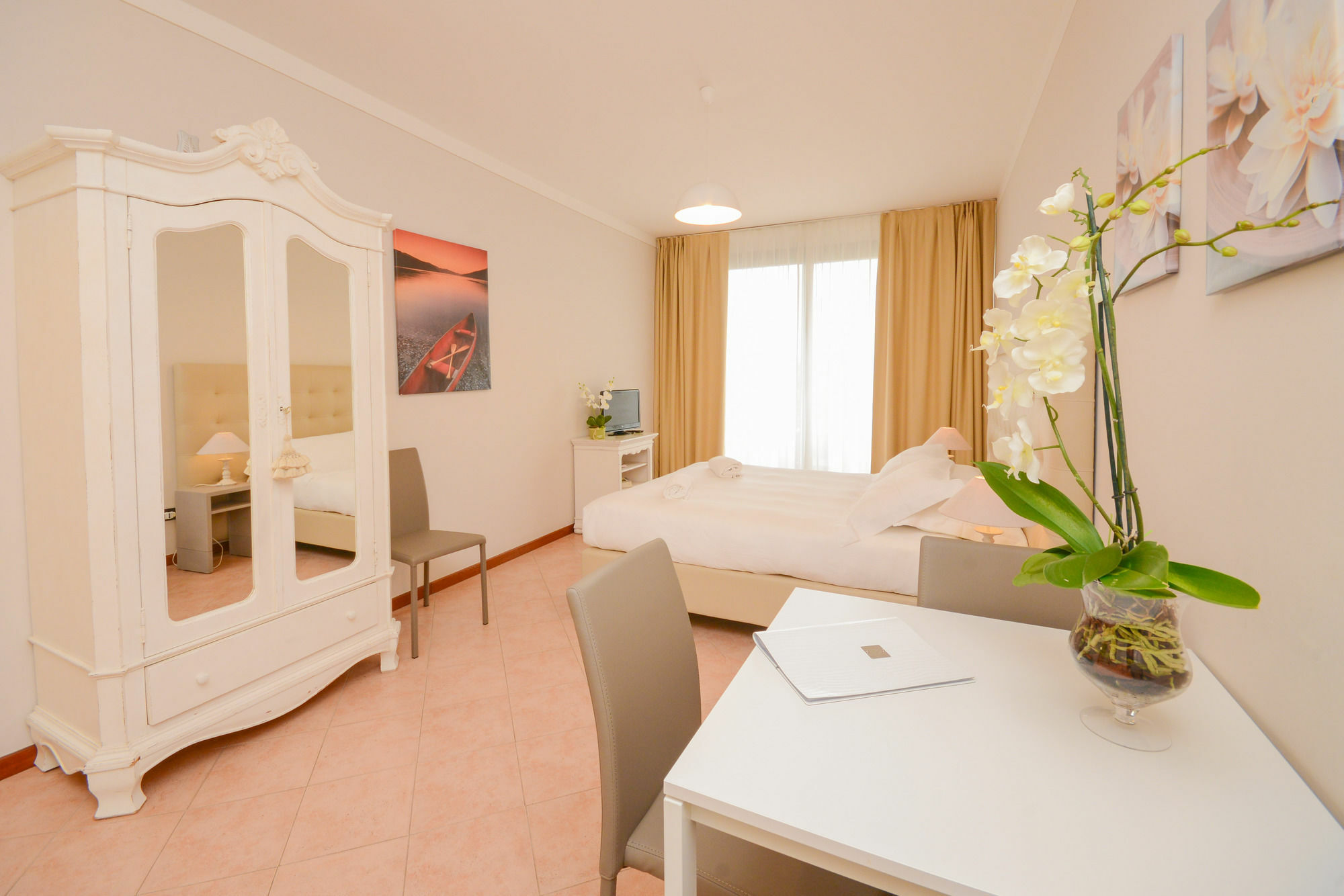 Il Sogno Apartments Дезенцано-дель-Гарда Экстерьер фото